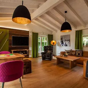  Ferienhaus Chalet Platzhirsch